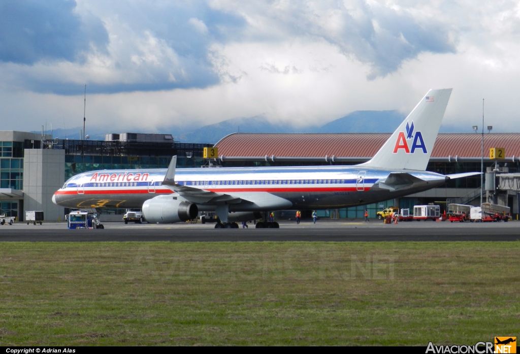 N606AA - Boeing 757-223 - American Airlines