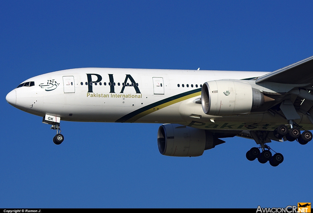 AP-BGK - Boeing 777-240/ER - Pakistan International Airlines (PIA)