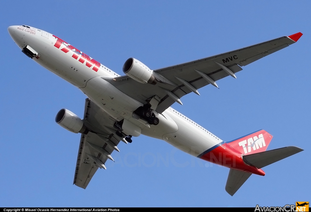 PT-MVC - Airbus A330-223 - TAM