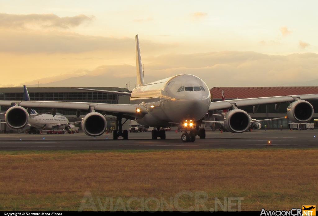 EC-LEV - Airbus A340-642 - Iberia