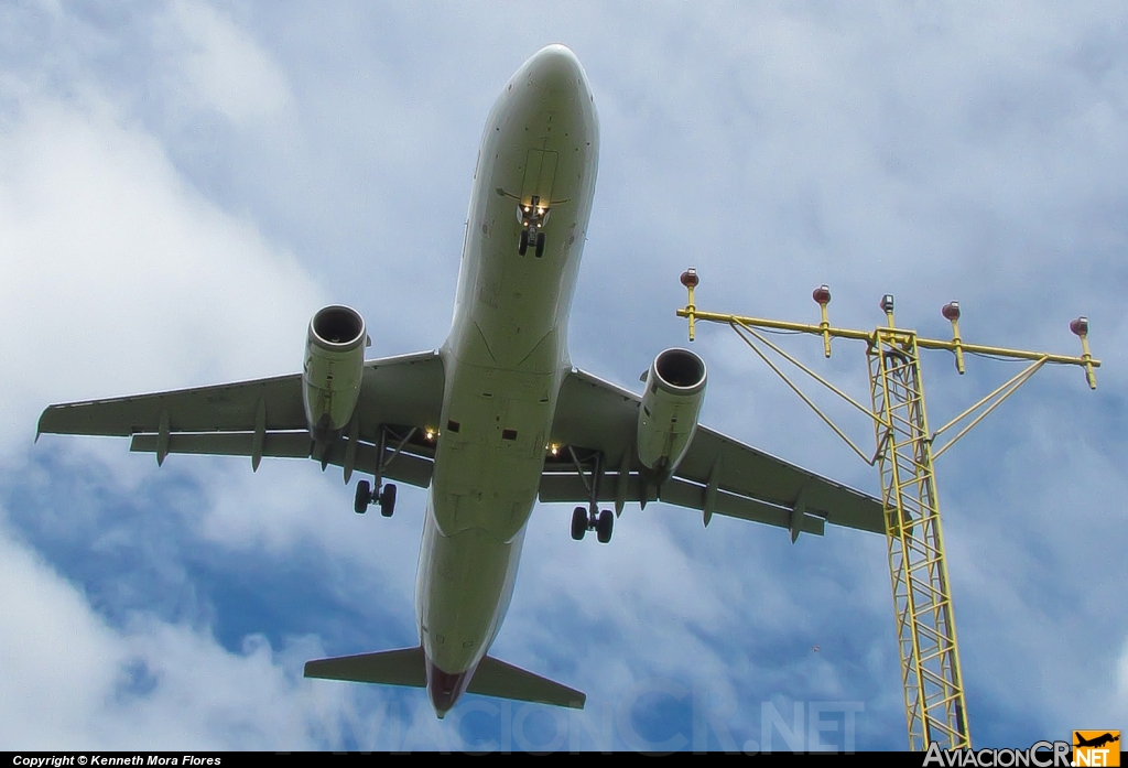 N682TA - Airbus A320-233 - TACA