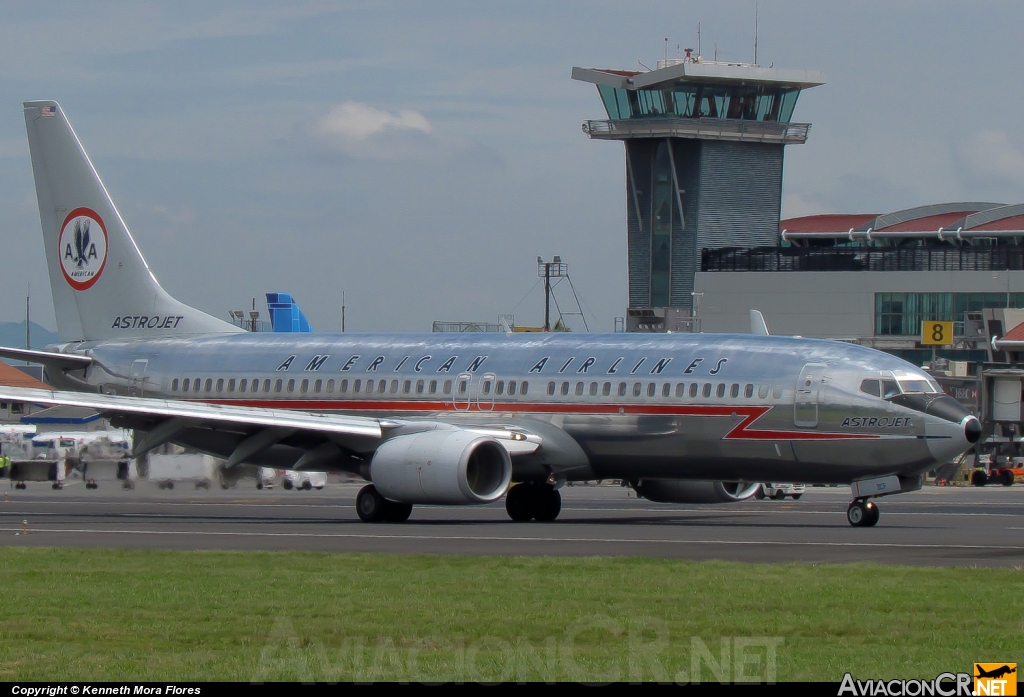 N951AA - Boeing 737-823 - American Airlines