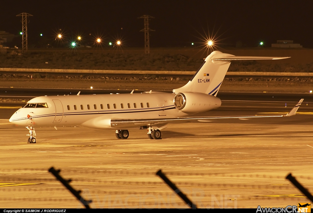 EC-LNM - Bombardier BD-700-1A10 Global Express - Privado