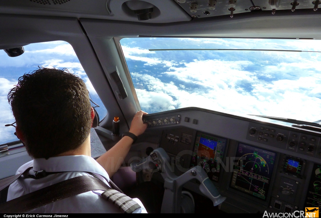 N935TA - Embraer 190-100IGW - TACA