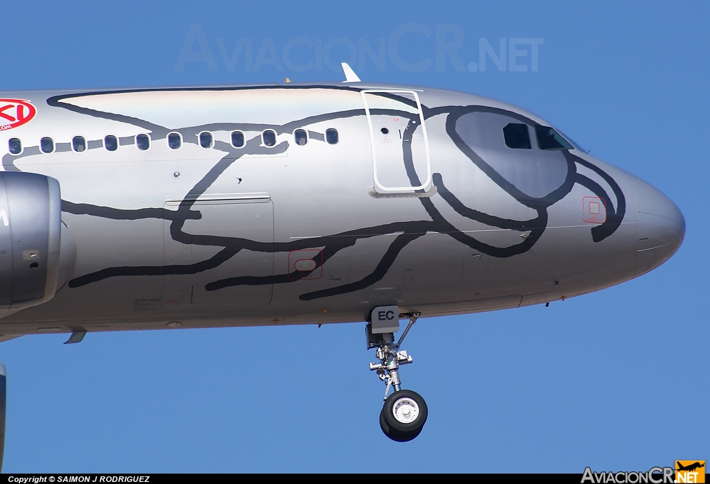 OE-LEC - Airbus A320-214 - NIKI