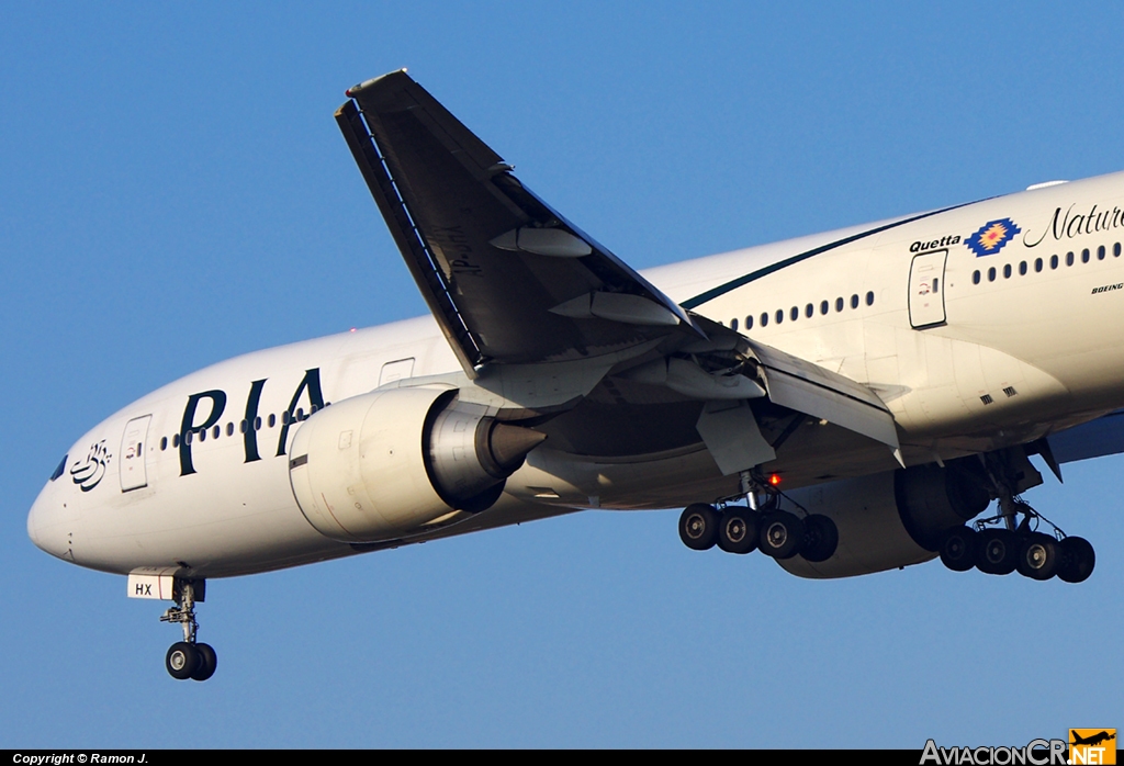 AP-BHX - Boeing 777-240/ER - Pakistan International Airlines (PIA)