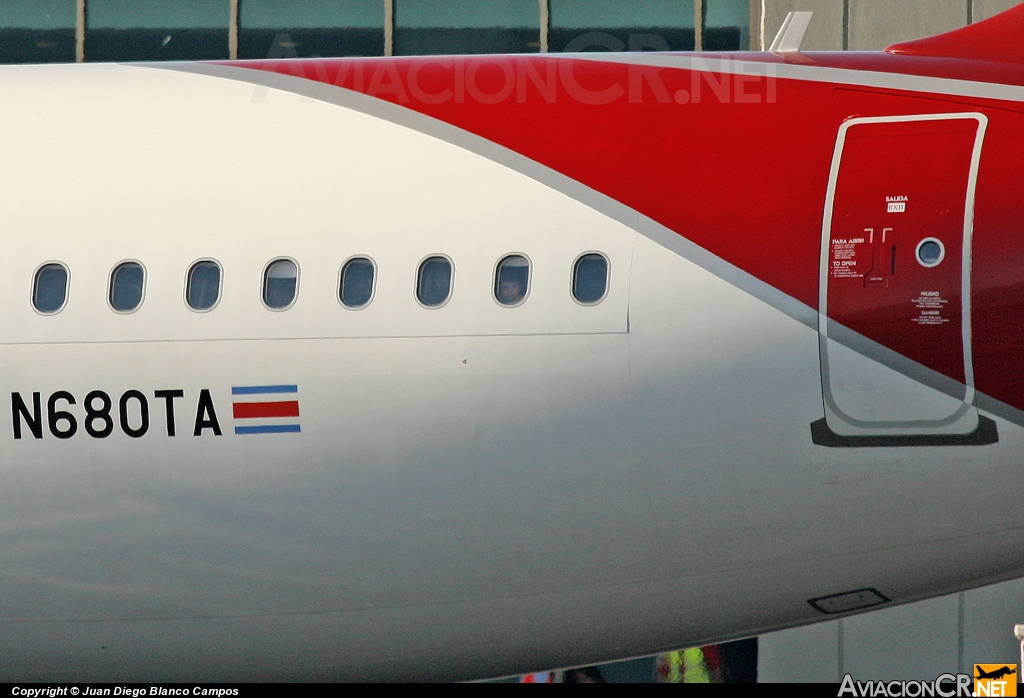 N680TA - Airbus A320-233 - TACA