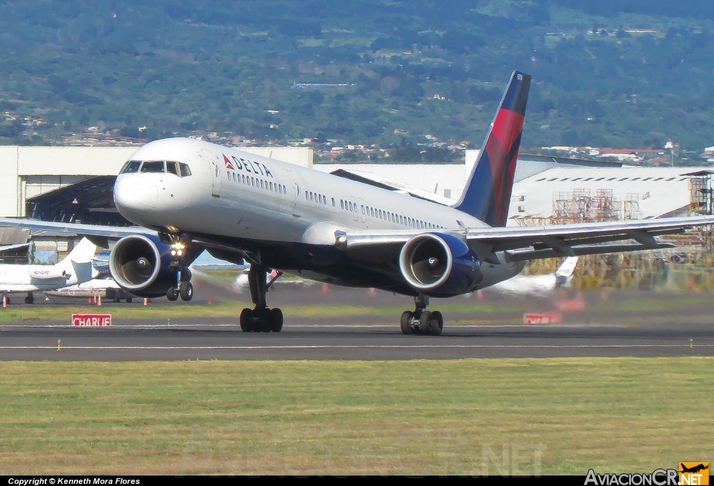 N6714Q - Boeing 757-232 - Delta Air Lines