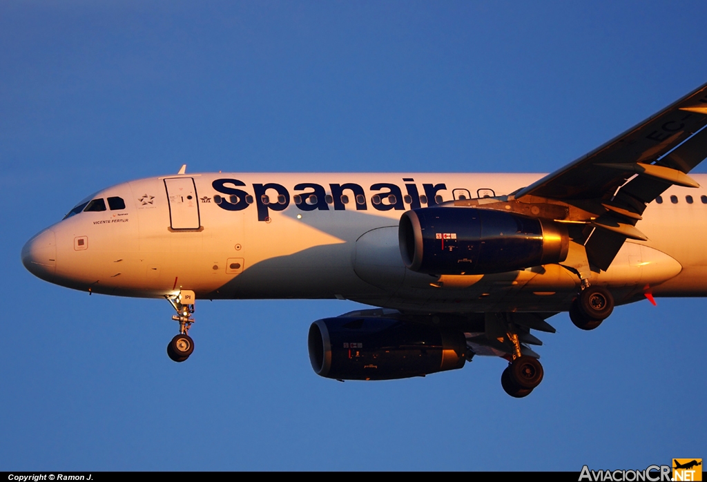 EC-IPI - Airbus A320-232 - Spanair