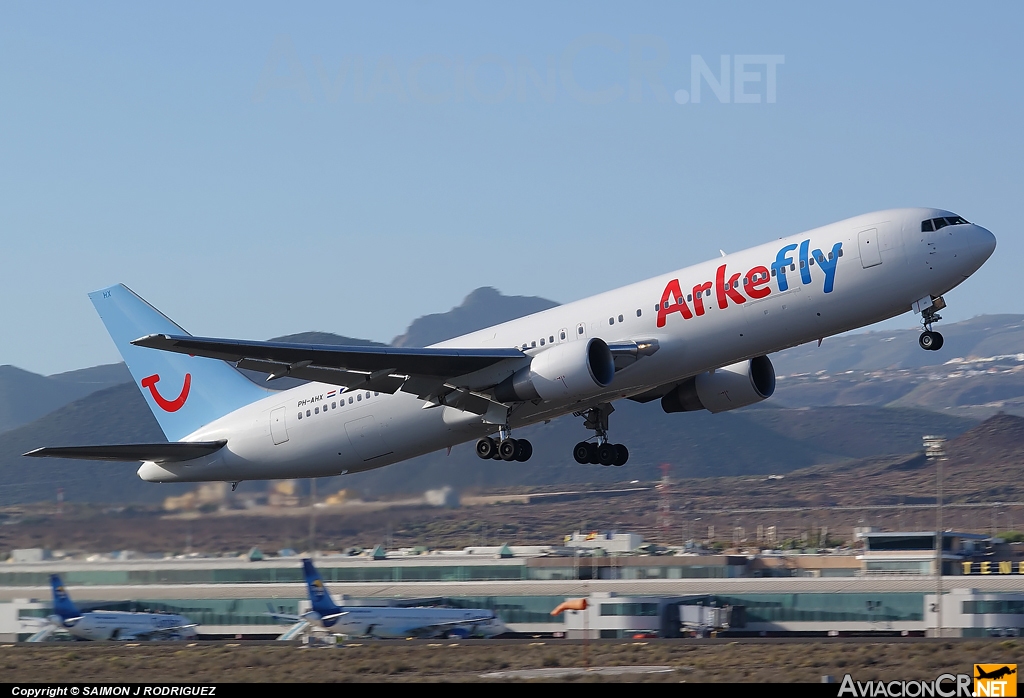 PH-AHX - Boeing 767-383/ER - ArkeFly