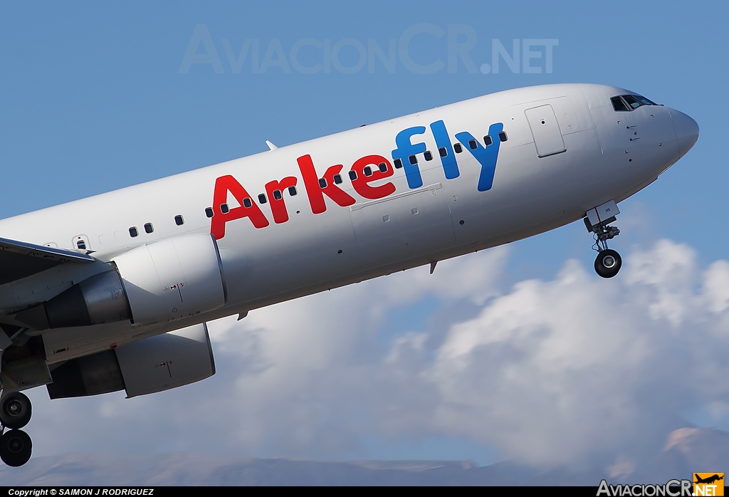 PH-AHX - Boeing 767-383/ER - ArkeFly