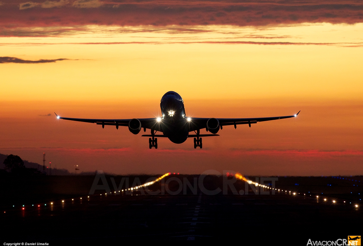 C-GTSJ - Airbus A330-243 - Air Transat