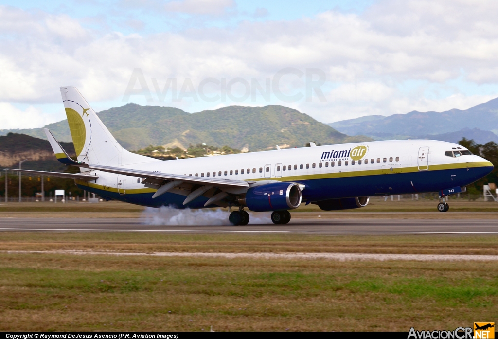 N742MA - Boeing 737-83N - Miami Air