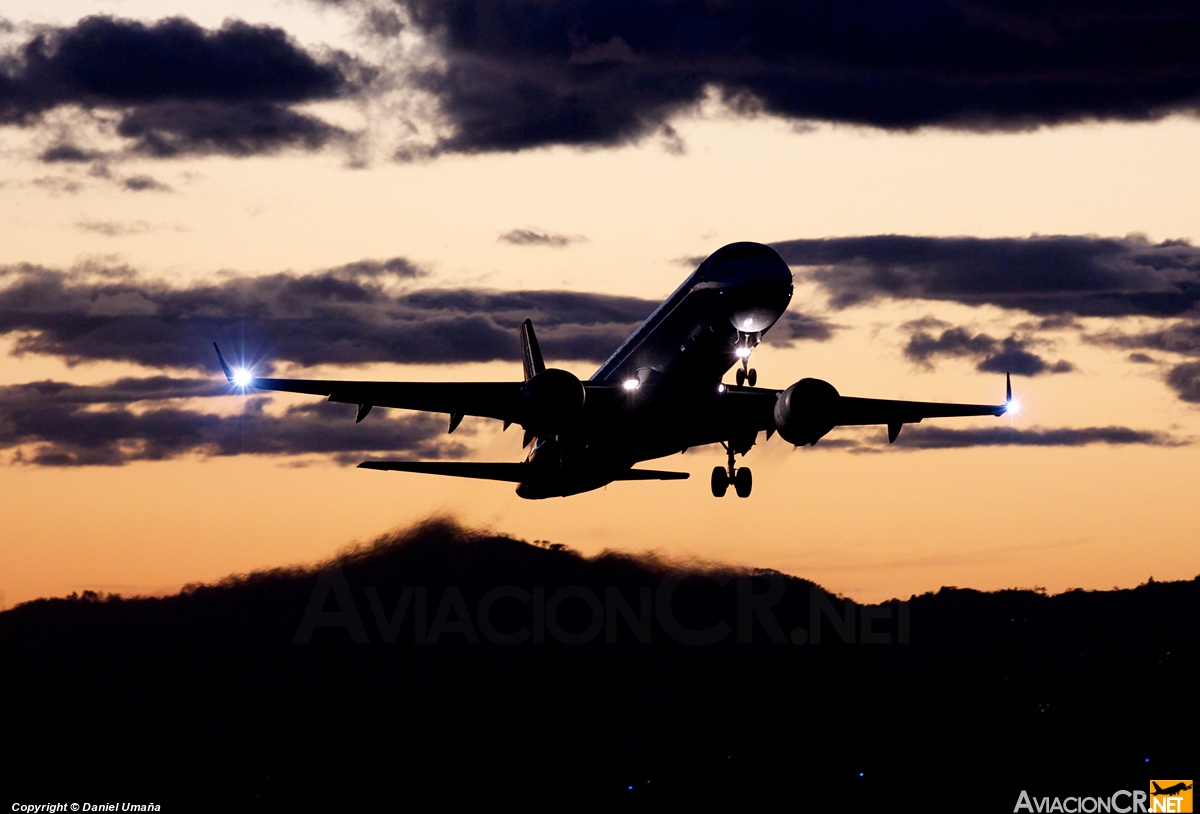 N937TA - Embraer 190-100IGW - TACA