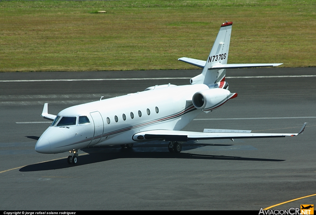 N737QS -  Net Jets Aviation Gulfstream  G200 - Privado