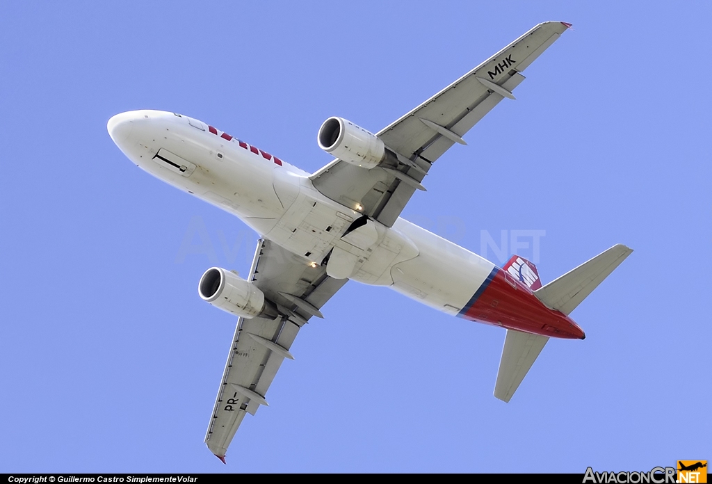 PR-MHK - Airbus A320-214 - TAM