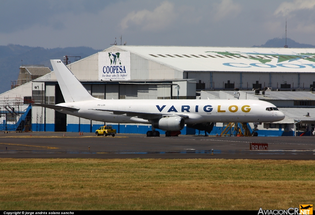 PR-LGN - Boeing 757-236(SF) - Varig Log