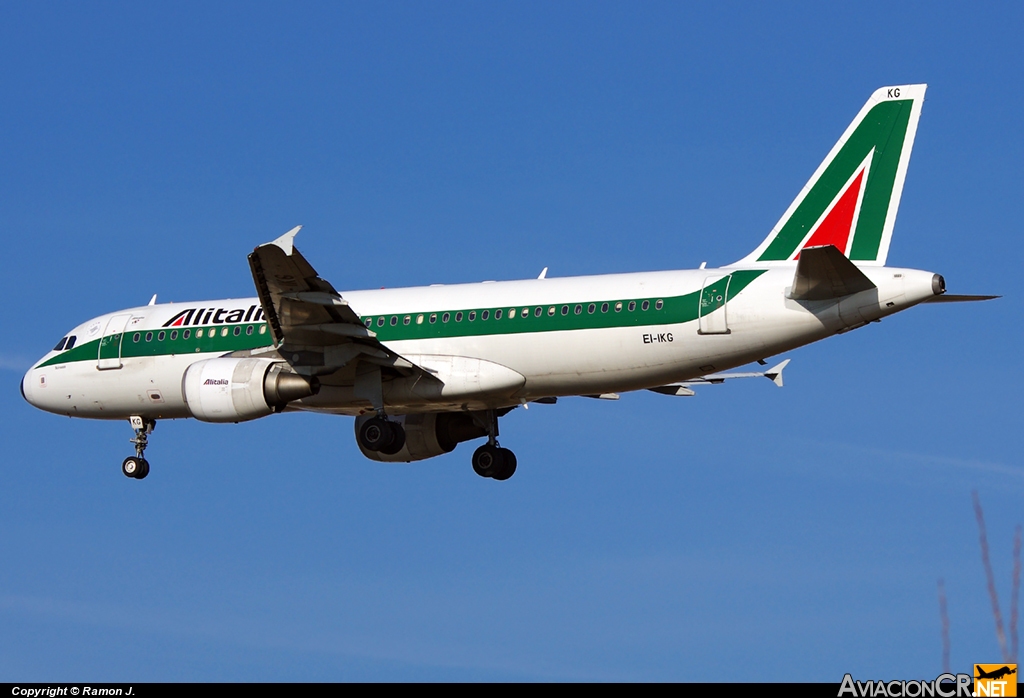 EI-IKG - Airbus A320-214 - Alitalia