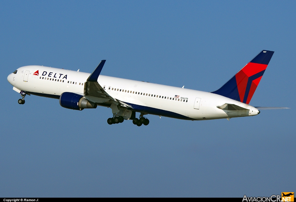 N1607B - Boeing 767-332/ER - Delta Airlines