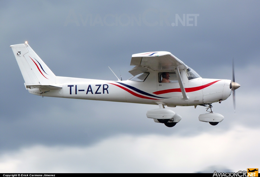 TI-AZR - Cessna 152 II - Privado