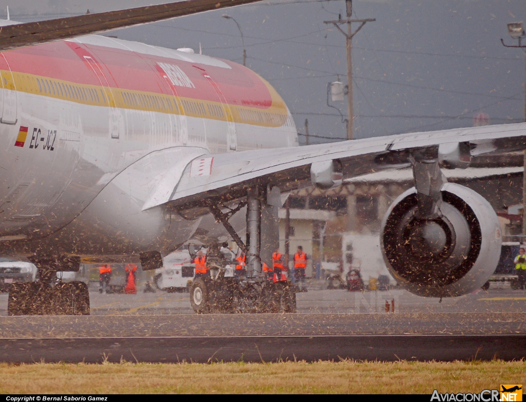 EC-JCZ - Airbus A340-642 - Iberia