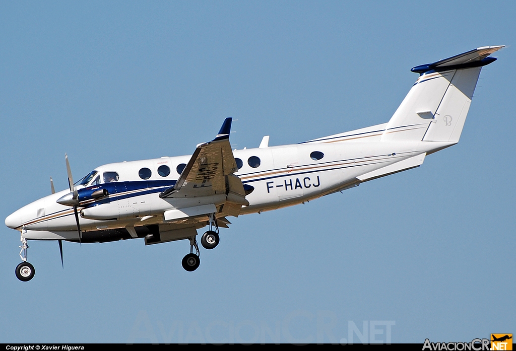 F-HACJ - Beechcraft Super King Air 350 (B300) - Privado