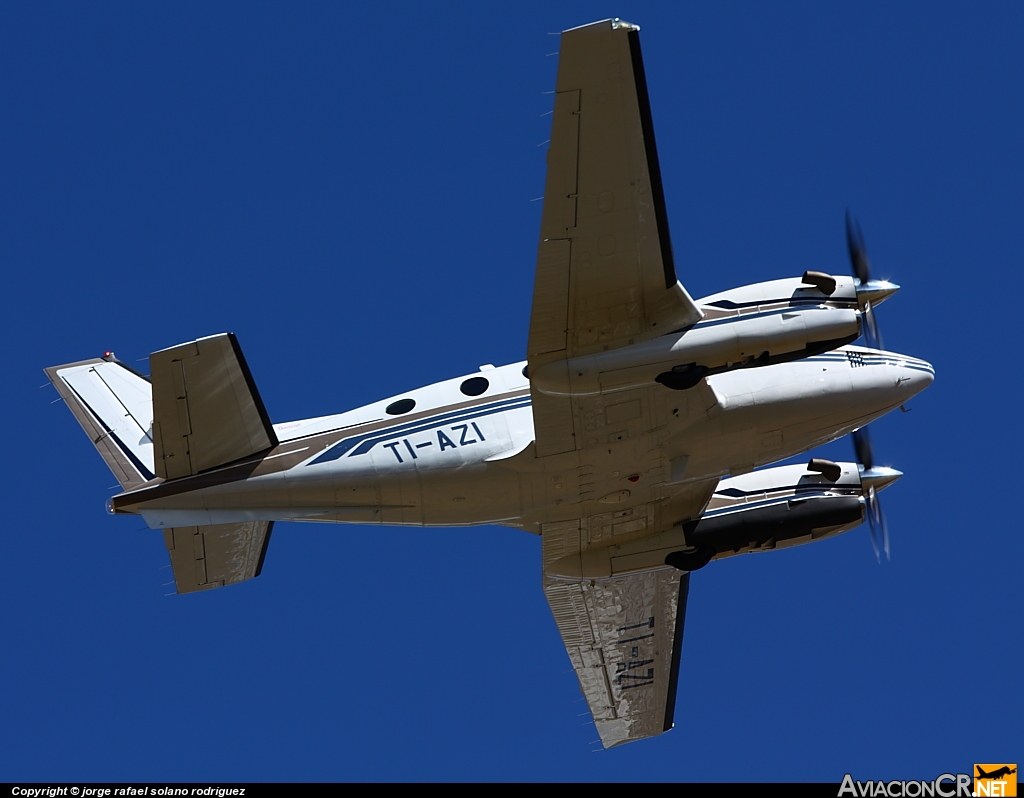 TI-AZI - Beechcraft 90 King Air - Privado