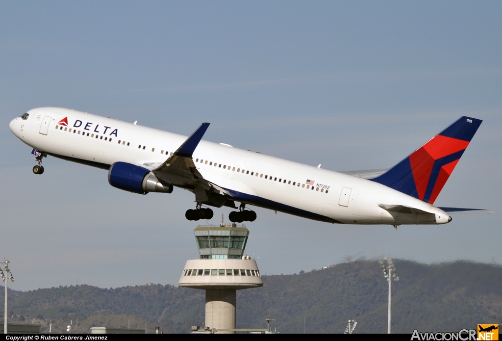 N172DZ - Boeing 767-332(ER) - Delta Air Lines