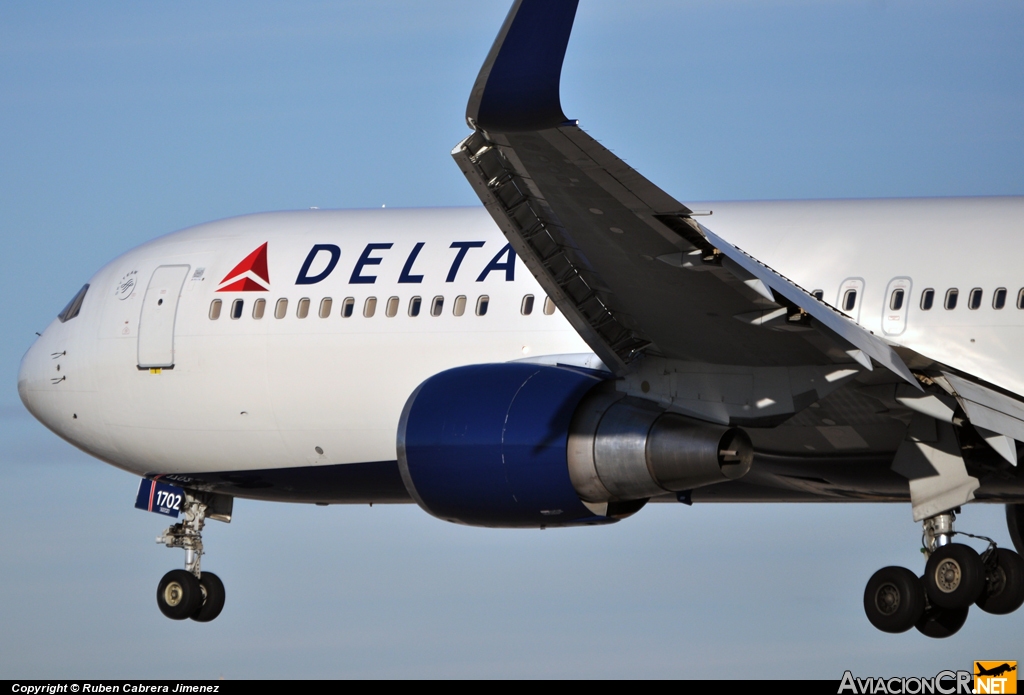 N172DZ - Boeing 767-332(ER) - Delta Air Lines