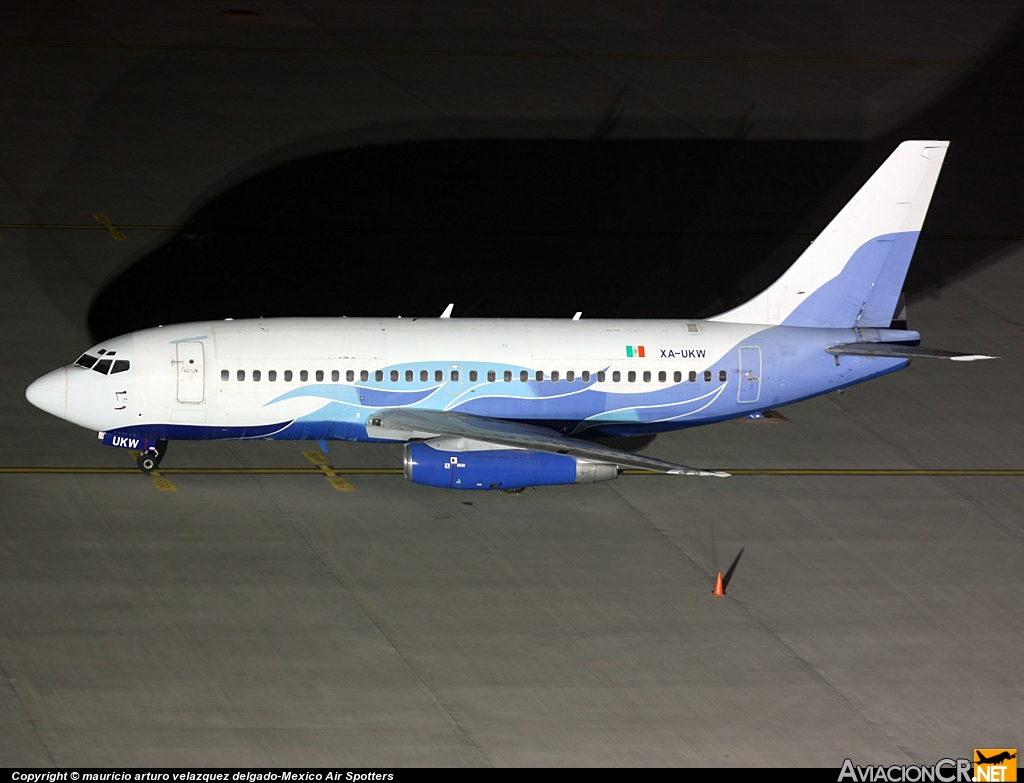 XA-UKW - Boeing 737-205/Adv - Global Air