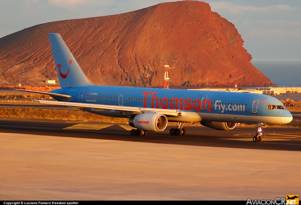 G-BYAL - Boeing 757-204 - Thomsonfly