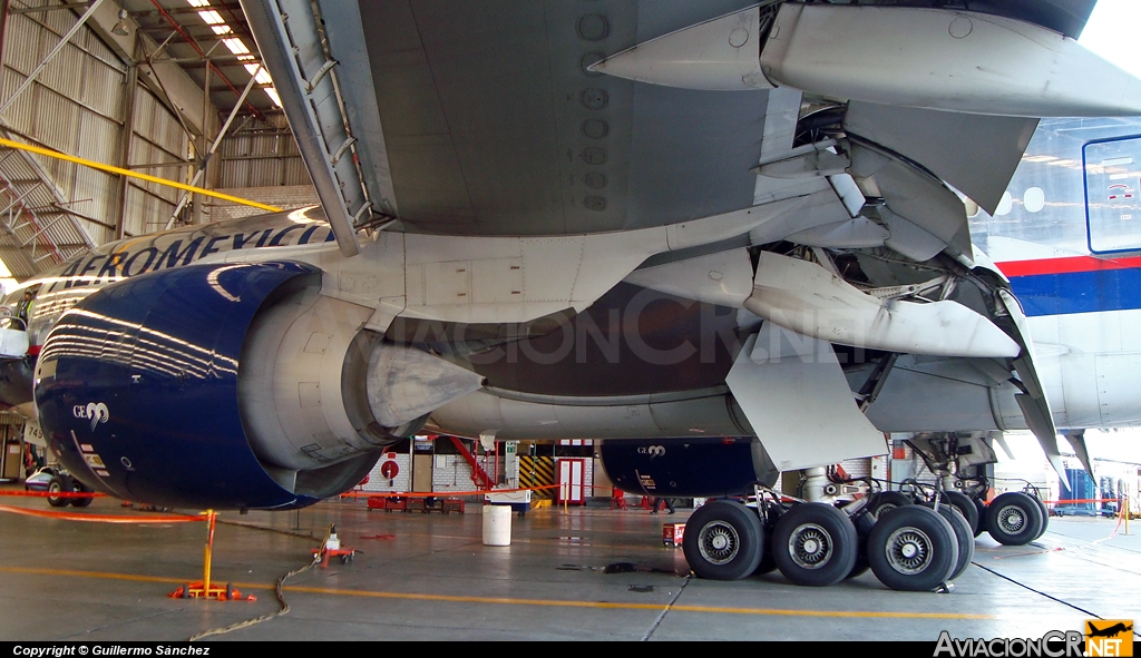 N745AM - Boeing 777-2Q8/ER - Aeromexico