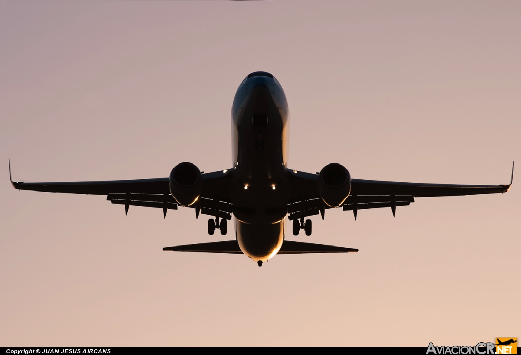 G-FDZS - Boeing 737-8K5 - Thomsonfly