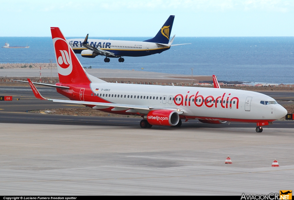 D-ABKO - Boeing 737-86J - Air Berlin