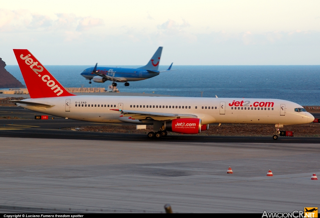 G-LSAD - Boeing 757-236 - Jet2.com