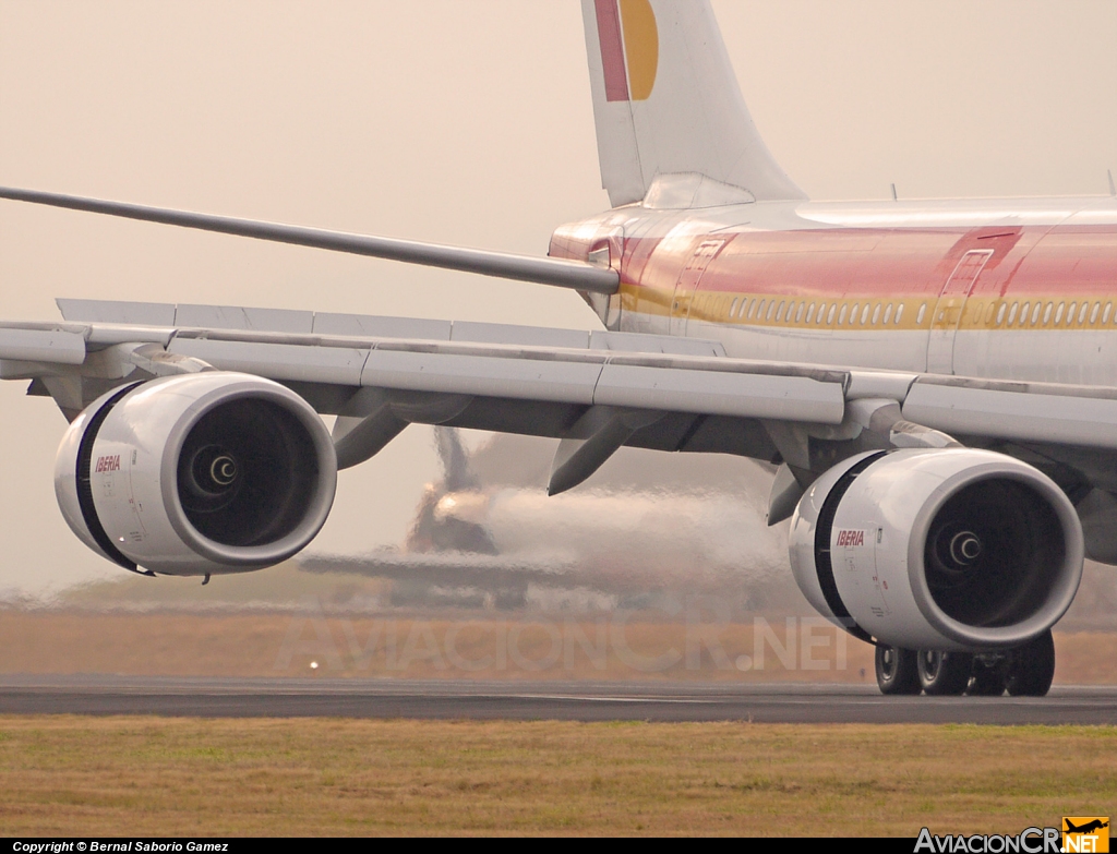 EC-JCZ - Airbus A340-642 - Iberia