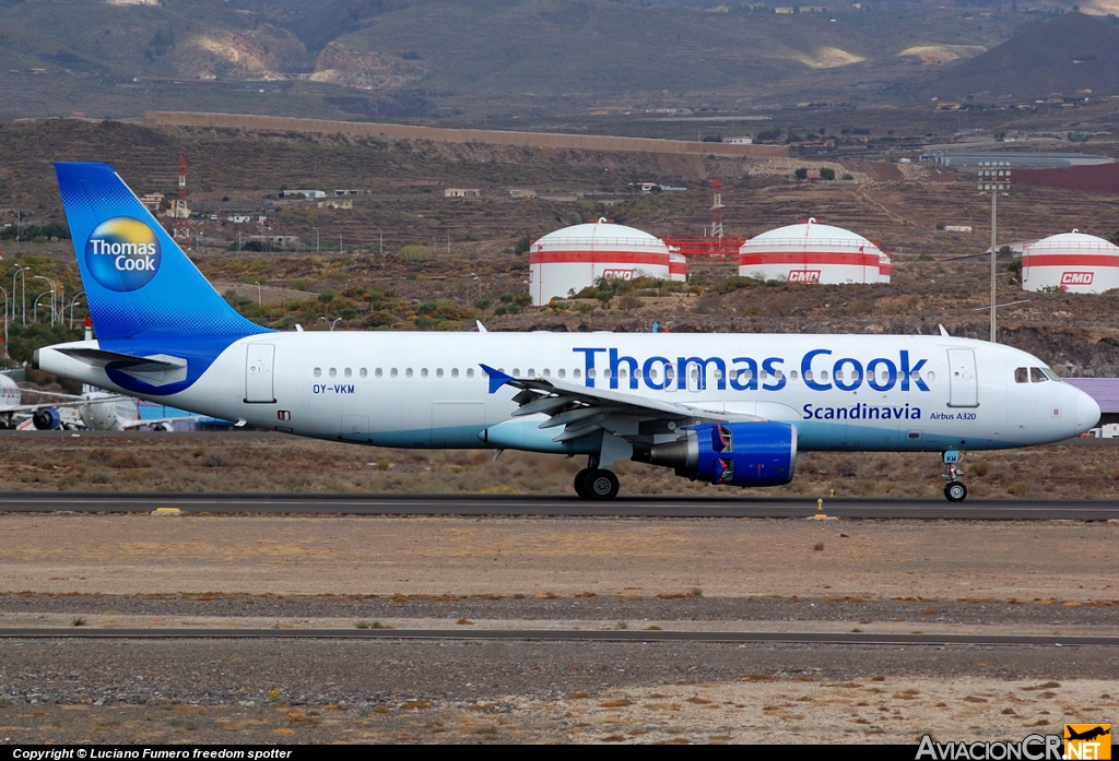 OY-VKM - Airbus A320-214 - Thomas Cook