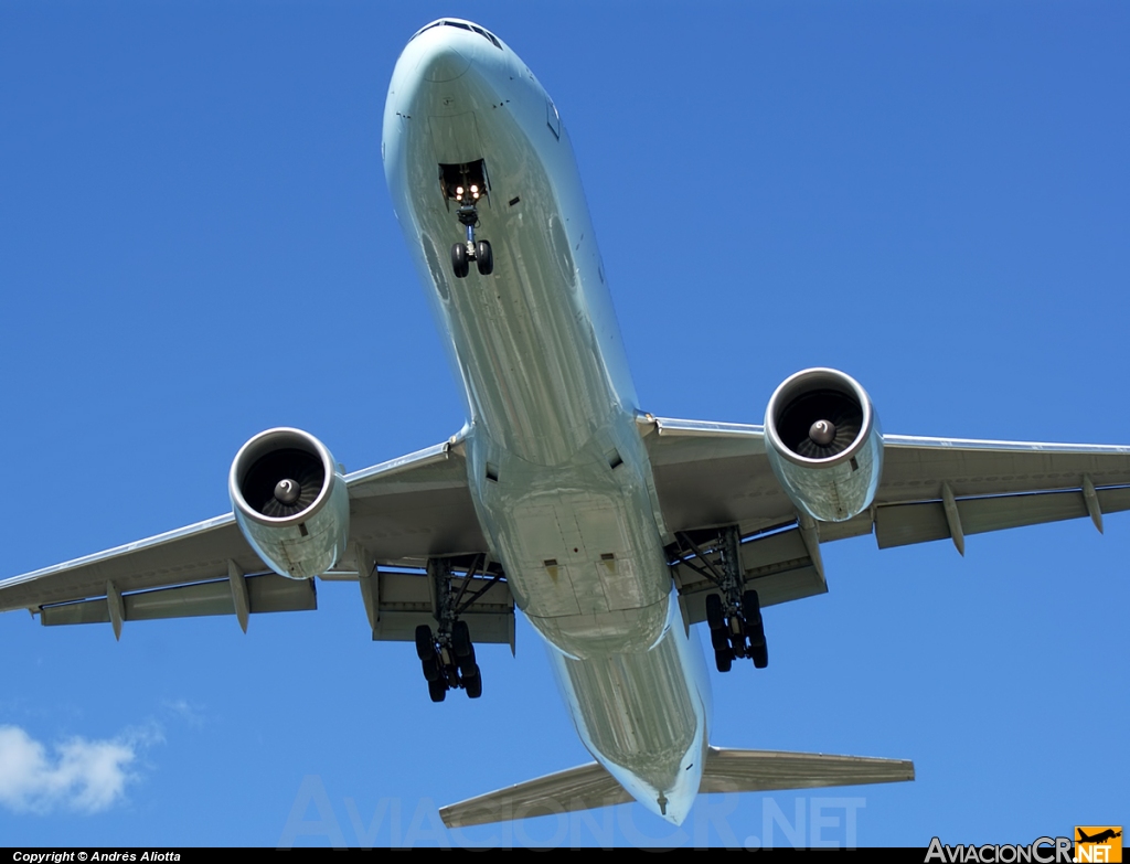 C-FIUL - Boeing 777-333/ER - Air Canada