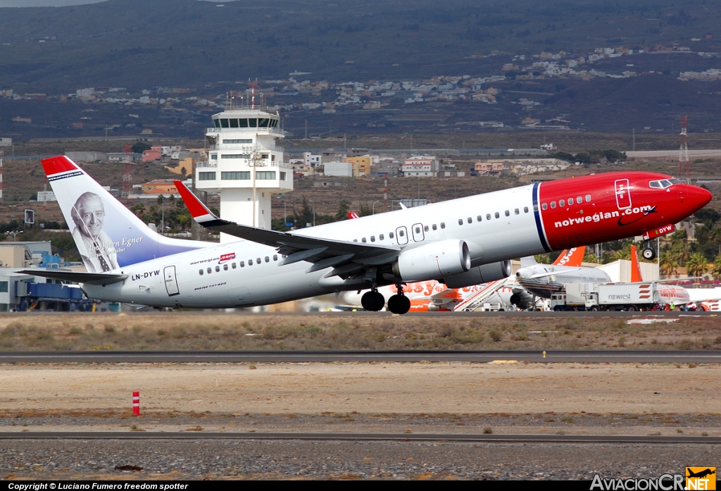 LN-DYW - Boeing 737-86J - Norwegian Air Shuttle