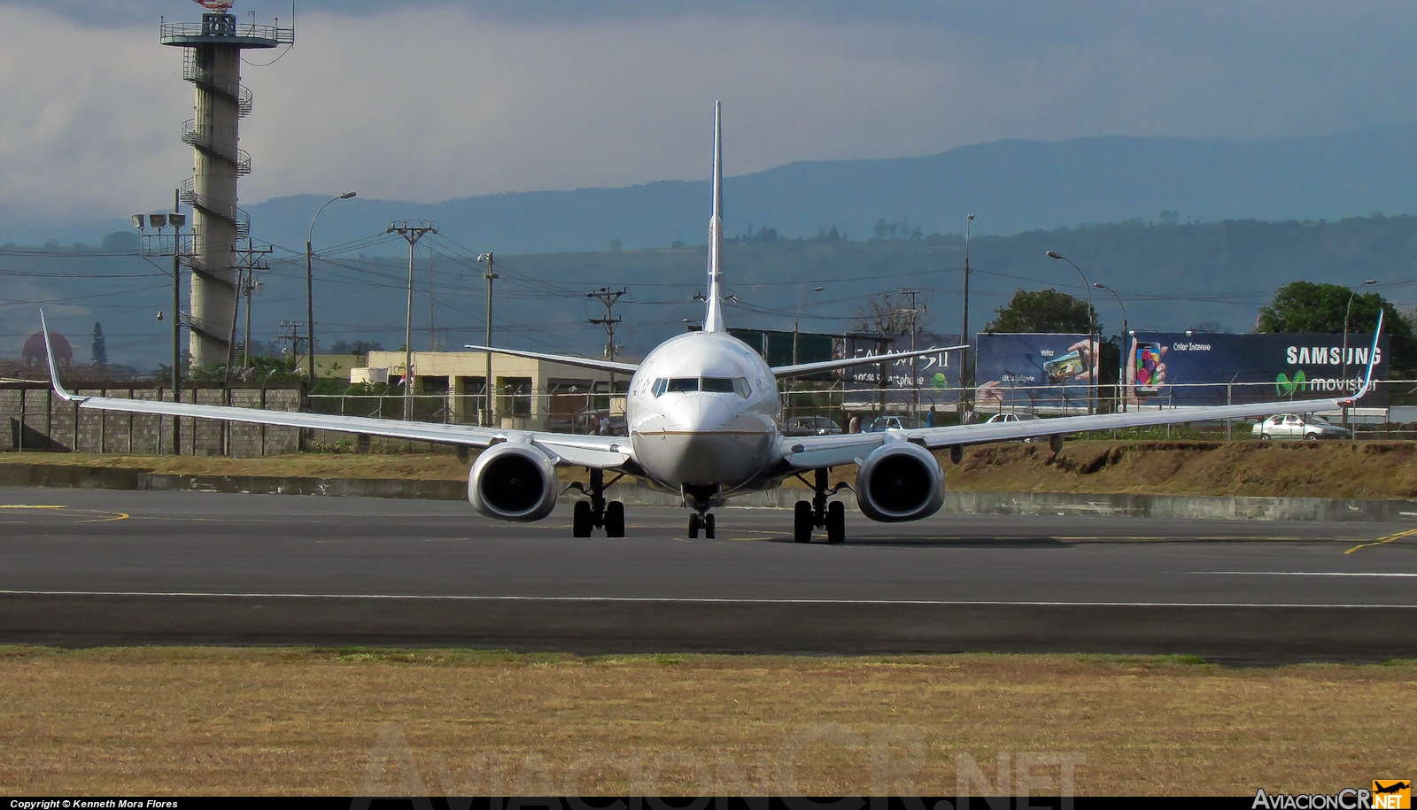 N76514 - Boeing 737-824 - United Airlines