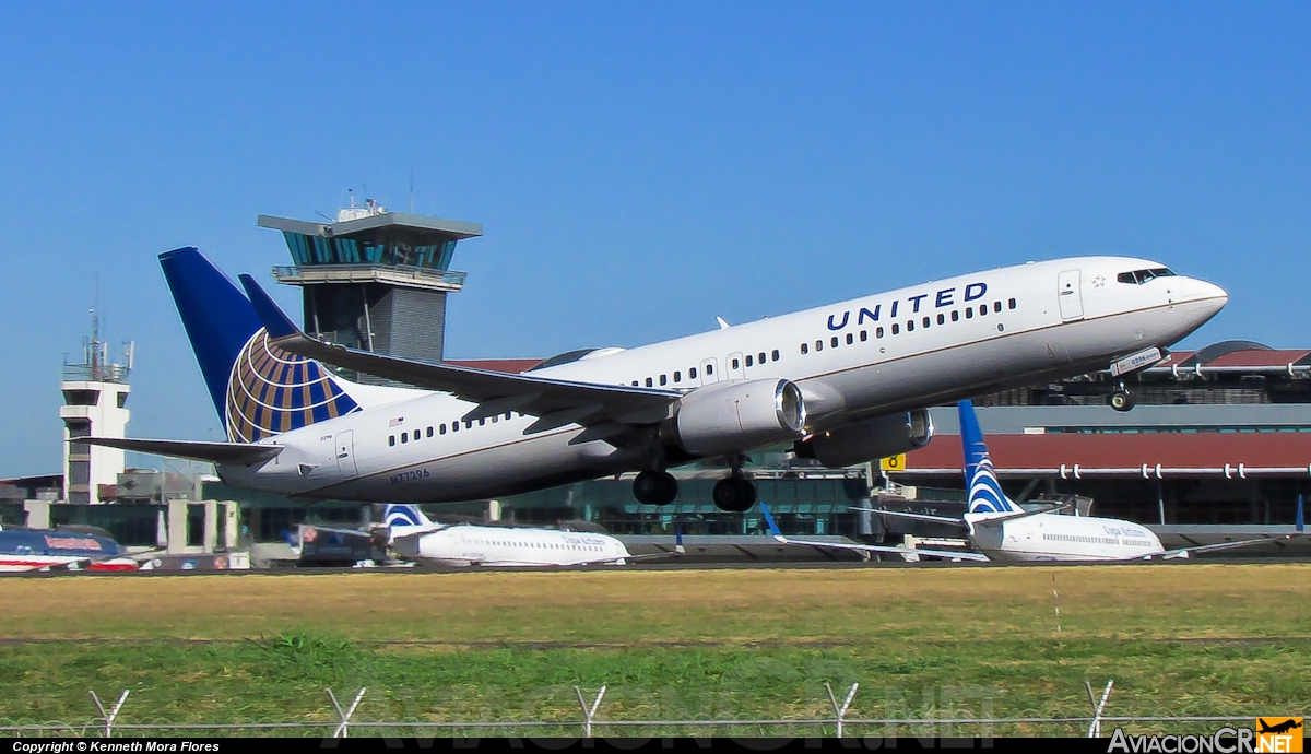 N77296 - Boeing 737-824 - Continental Airlines