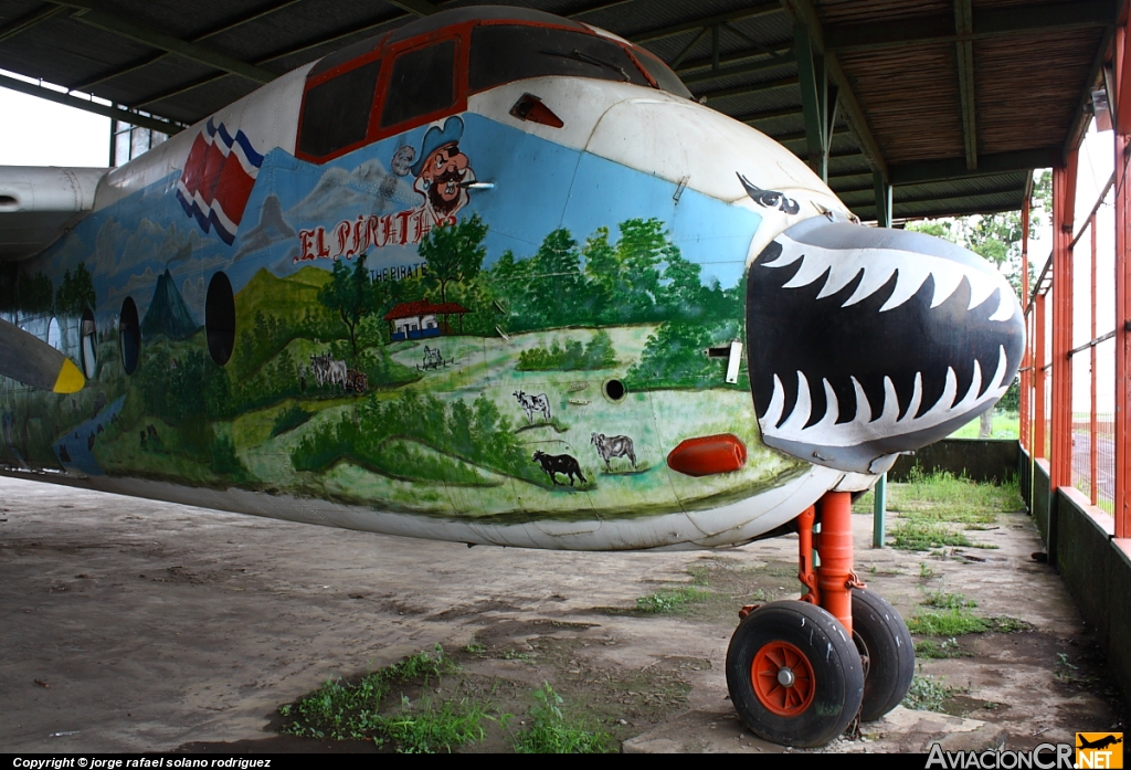  - De Havilland Canada C-7A Caribou (AC-1/CV-2A/DHC-4A) - Desconocida