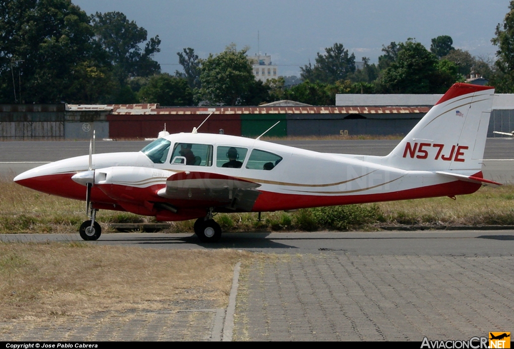 N57JE - Piper PA-23-250 Aztec - Privado