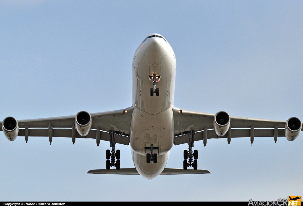 EC-LKS - Airbus A340-313X - Iberia