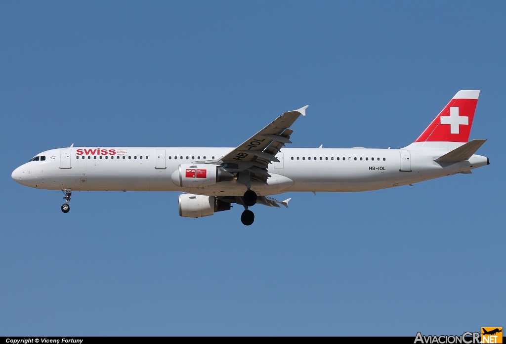 HB-IOL - Airbus A321-111 - Swiss International Air Lines