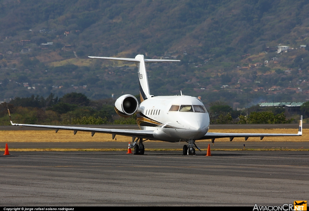 N25V - Canadair CL-600-1A11 Challenger 600S - Privado