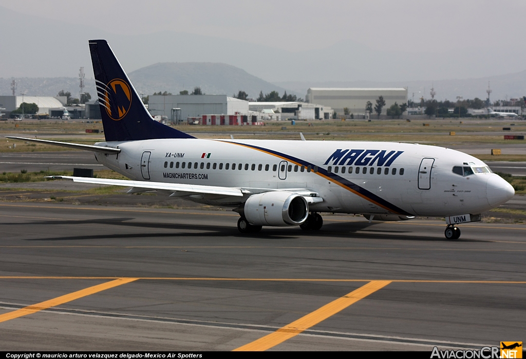 XA-UNM - Boeing 737-322 - Magnicharters