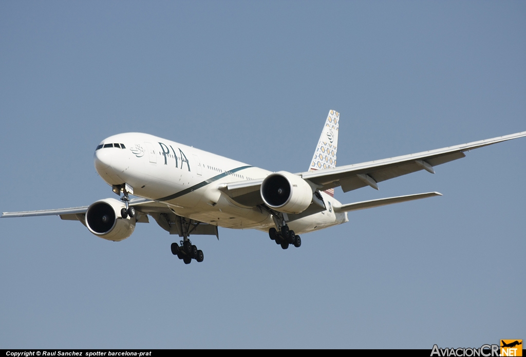 AP-BHX - Boeing 777-240/ER - Pakistan International Airlines (PIA)