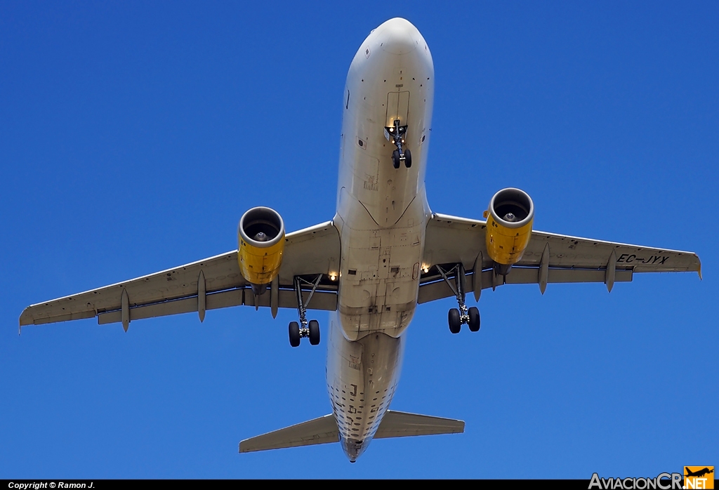 EC-JYX - Airbus A320-214 - Vueling