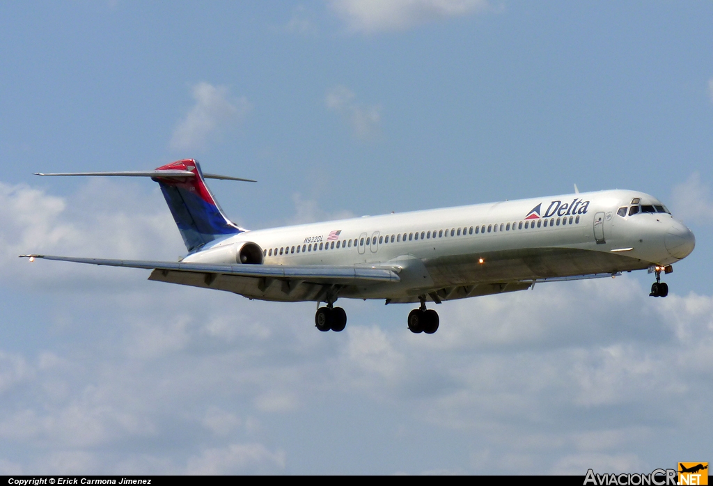 N932DL - McDonnell Douglas MD-88 - Delta Air Lines